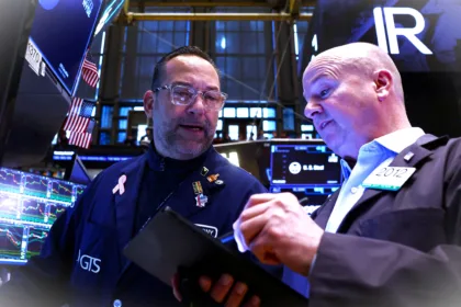 Wall Street Bounces Back as Markets Eye End to Fed Rate Hikes