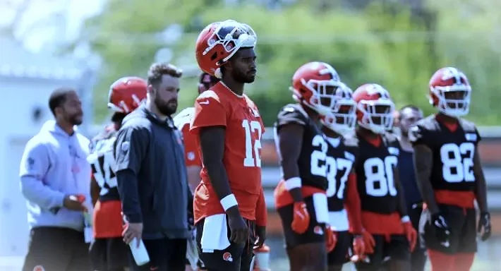Tyler Huntley, Shedeur Sanders, and Dillon Gabriel Stir Quarterback Buzz as Browns QB Situation Evolves